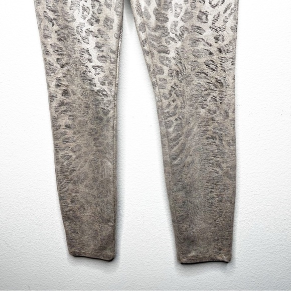 MOTHER Seamless Animal Print Looker Ankle Pants in Running With A Sweet talker - Picture 7 of 12